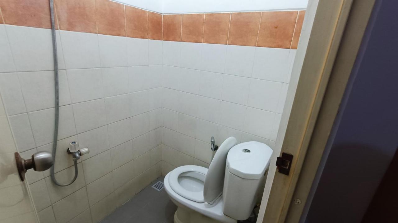 Oyo 91341 D'Phoenix Anggrek Syariah Residence Джакарта Экстерьер фото
